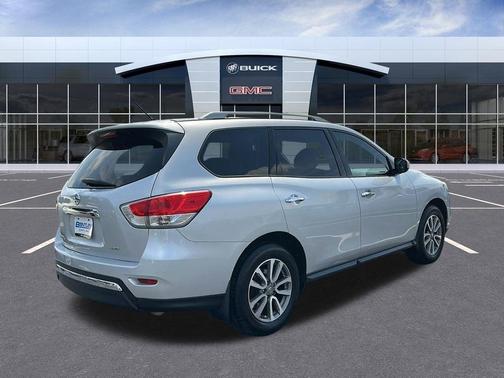 2016 Nissan Pathfinder S