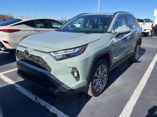 2022 Toyota RAV4 XLE Premium