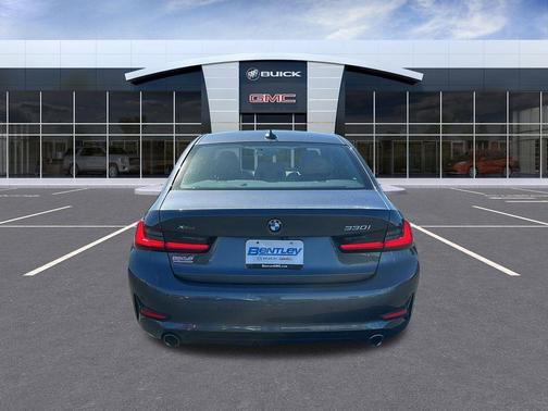 2021 BMW 330 i xDrive