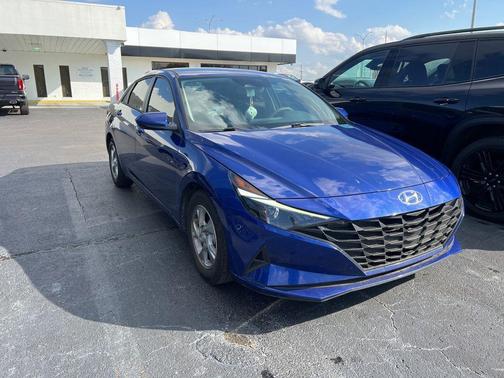 2021 Hyundai ELANTRA SE