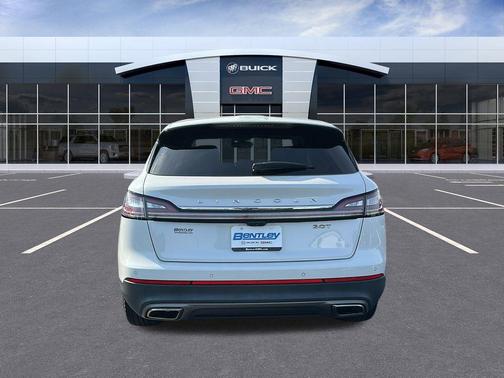 2020 Lincoln Nautilus Standard