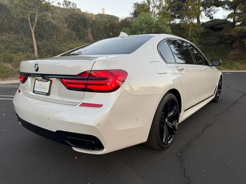 2017 BMW 750 I