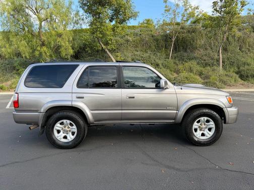 2002 Toyota 4Runner SR5