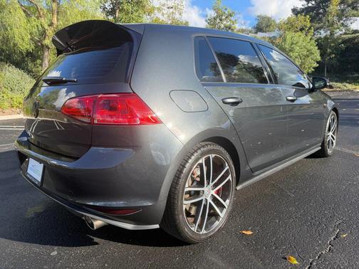2017 Volkswagen Golf GTI 2.0T S 4-Door