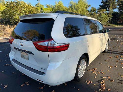 2015 Toyota Sienna XLE