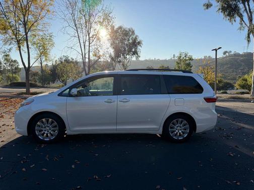 2015 Toyota Sienna XLE