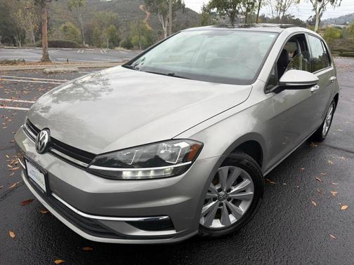 2018 Volkswagen Golf TSI SE