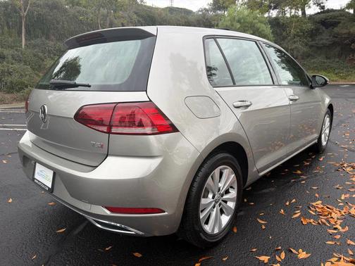 2018 Volkswagen Golf TSI SE