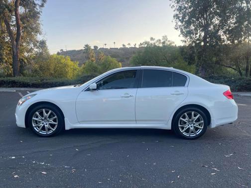 2012 INFINITI G37x Base