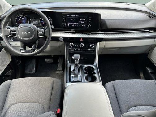2022 Kia Carnival LX