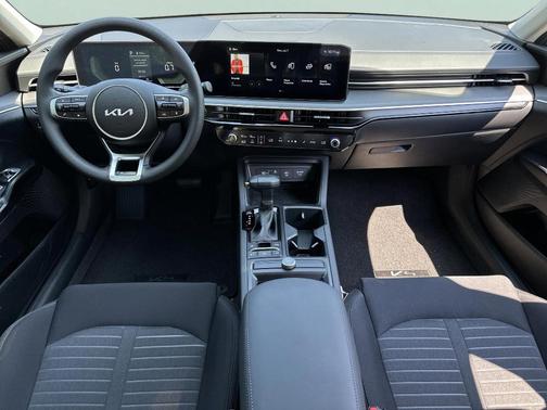2025 Kia K5 LXS