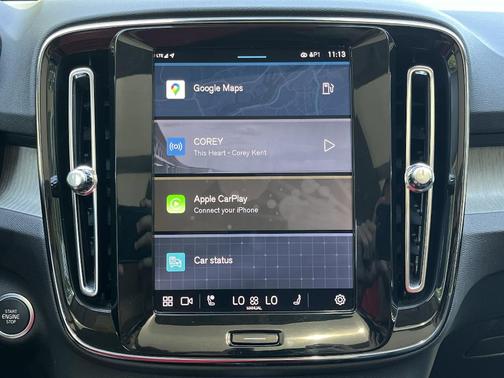 2024 Volvo XC40 B5 Plus Dark Theme