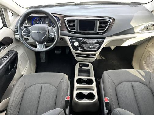 2019 Chrysler Pacifica LX