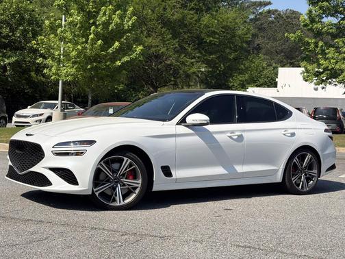 Uyuni White 2025 Genesis G70 2.5T