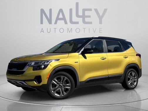 Starbright Yellow / Black Roof 2021 Kia Seltos S