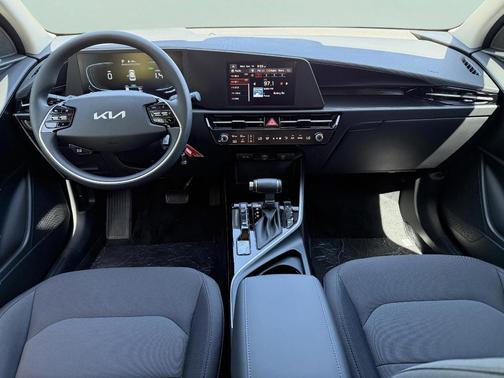 2025 Kia Niro LX