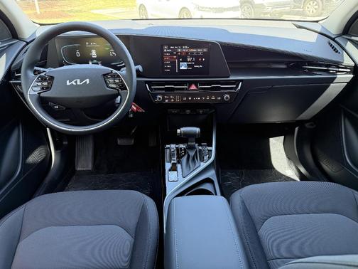 2025 Kia Niro LX