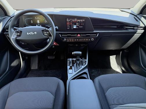 2025 Kia Niro LX