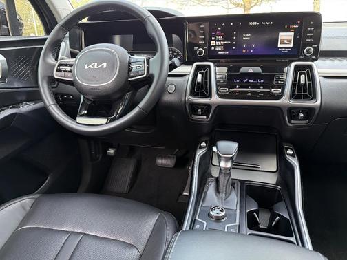 Gray 2023 Kia Sorento S