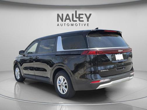 2023 Kia Carnival LX