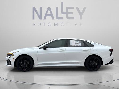 Snow White Pearl 2026 Kia K5 GT-Line
