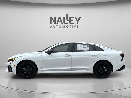 Snow White Pearl 2026 Kia K5 GT-Line