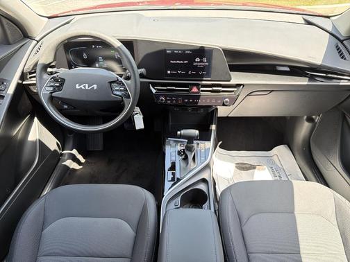 Runway Red 2025 Kia Niro LX