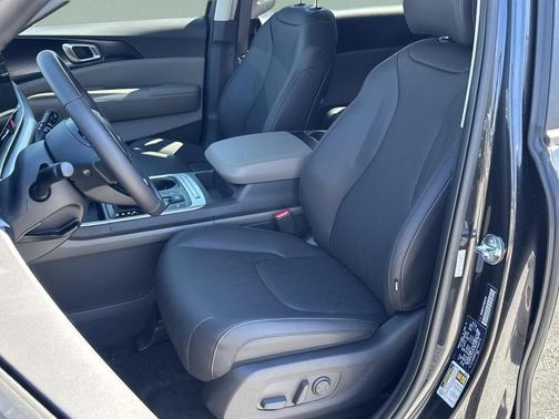 Metal 2026 Kia Carnival LXS