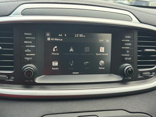 Everlasting Silver 2020 Kia Sorento LX