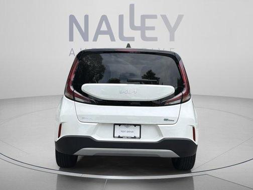 Snow White Pearl 2023 Kia Soul EX