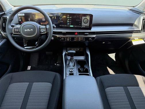 2025 Kia Sorento LX