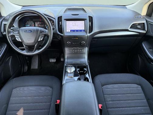 2020 Ford Edge SE
