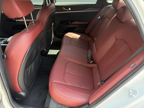 Snow White Pearl 2025 Kia K5 GT-Line
