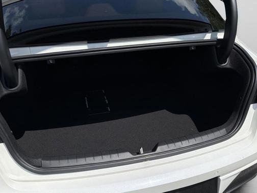 Snow White Pearl 2025 Kia K5 GT-Line