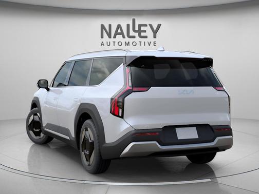 Glacial White Pearl 2026 Kia EV9 Wind