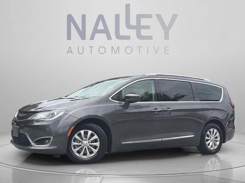 Granite Crystal Clearcoat Metallic 2018 Chrysler Pacifica Touring-L