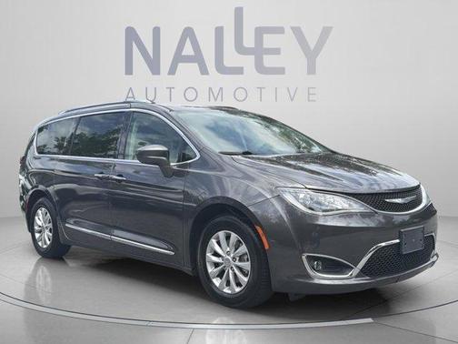 Granite Crystal Clearcoat Metallic 2018 Chrysler Pacifica Touring-L