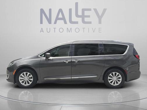 Granite Crystal Clearcoat Metallic 2018 Chrysler Pacifica Touring-L