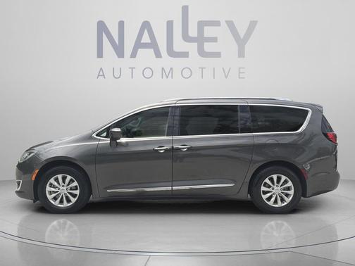 Granite Crystal Clearcoat Metallic 2018 Chrysler Pacifica Touring-L