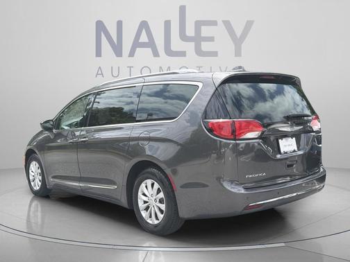 Granite Crystal Clearcoat Metallic 2018 Chrysler Pacifica Touring-L