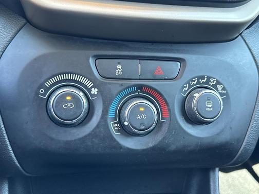 2017 Jeep Cherokee Altitude