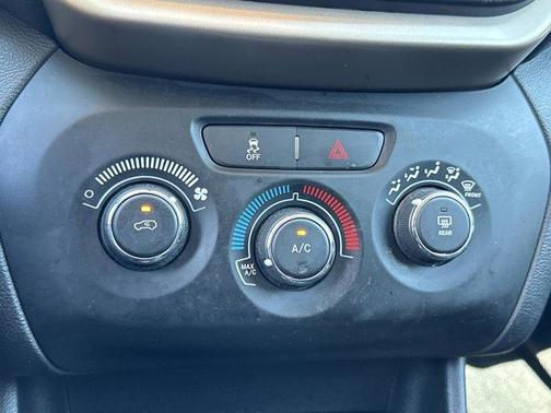 2017 Jeep Cherokee Altitude