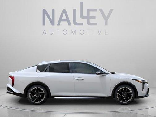 Snow White Pearl 2026 Kia K4 GT-LINE