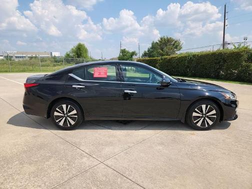 2022 Nissan Altima 2.5 SL