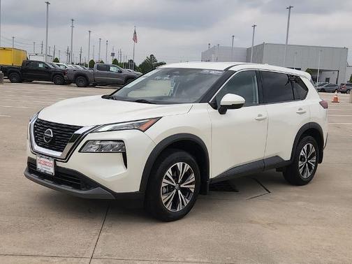White 2021 Nissan Rogue SV
