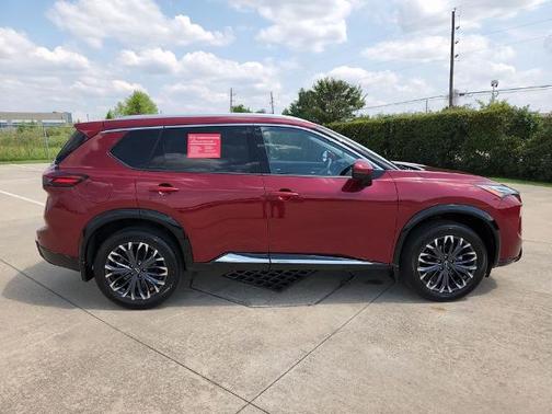 2024 Nissan Rogue Platinum