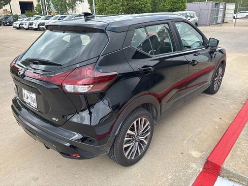 Super Black 2023 Nissan Kicks SV