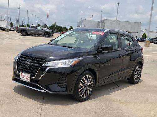 Super Black 2023 Nissan Kicks SV