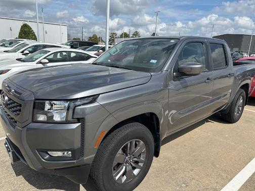 2025 Nissan Frontier SV