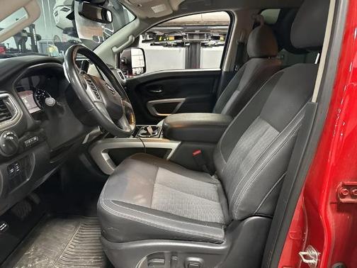 2021 Nissan Titan SV